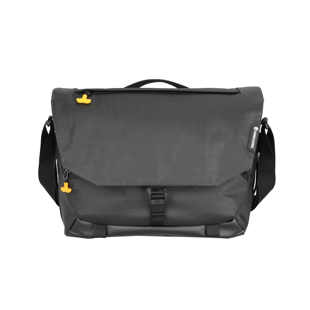 Vanguard ALTA ADVENTURE Messenger Bag 16L - Black