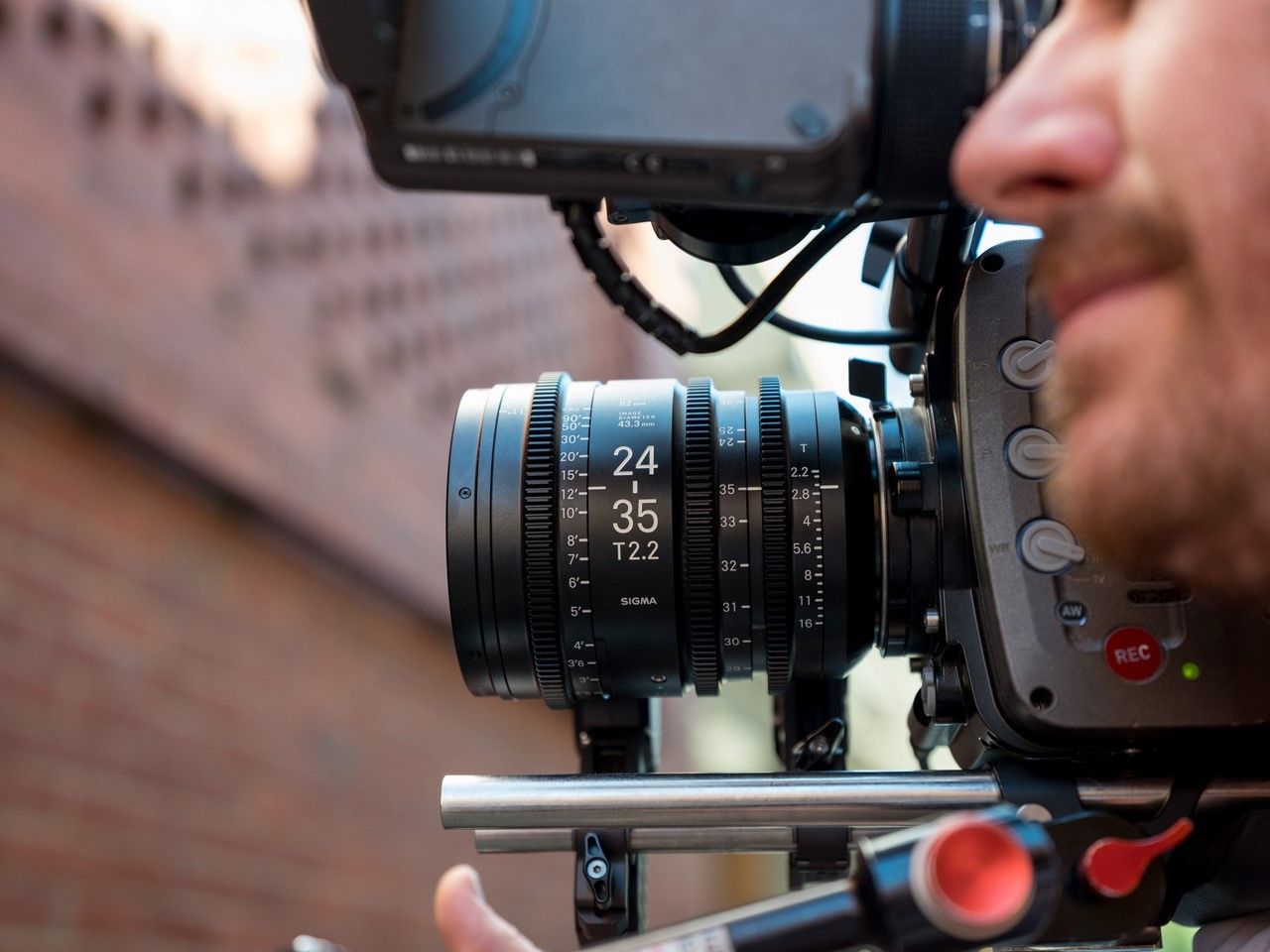 Sigma 24-35mm T2.2 Cine Lens for Canon EF Mount