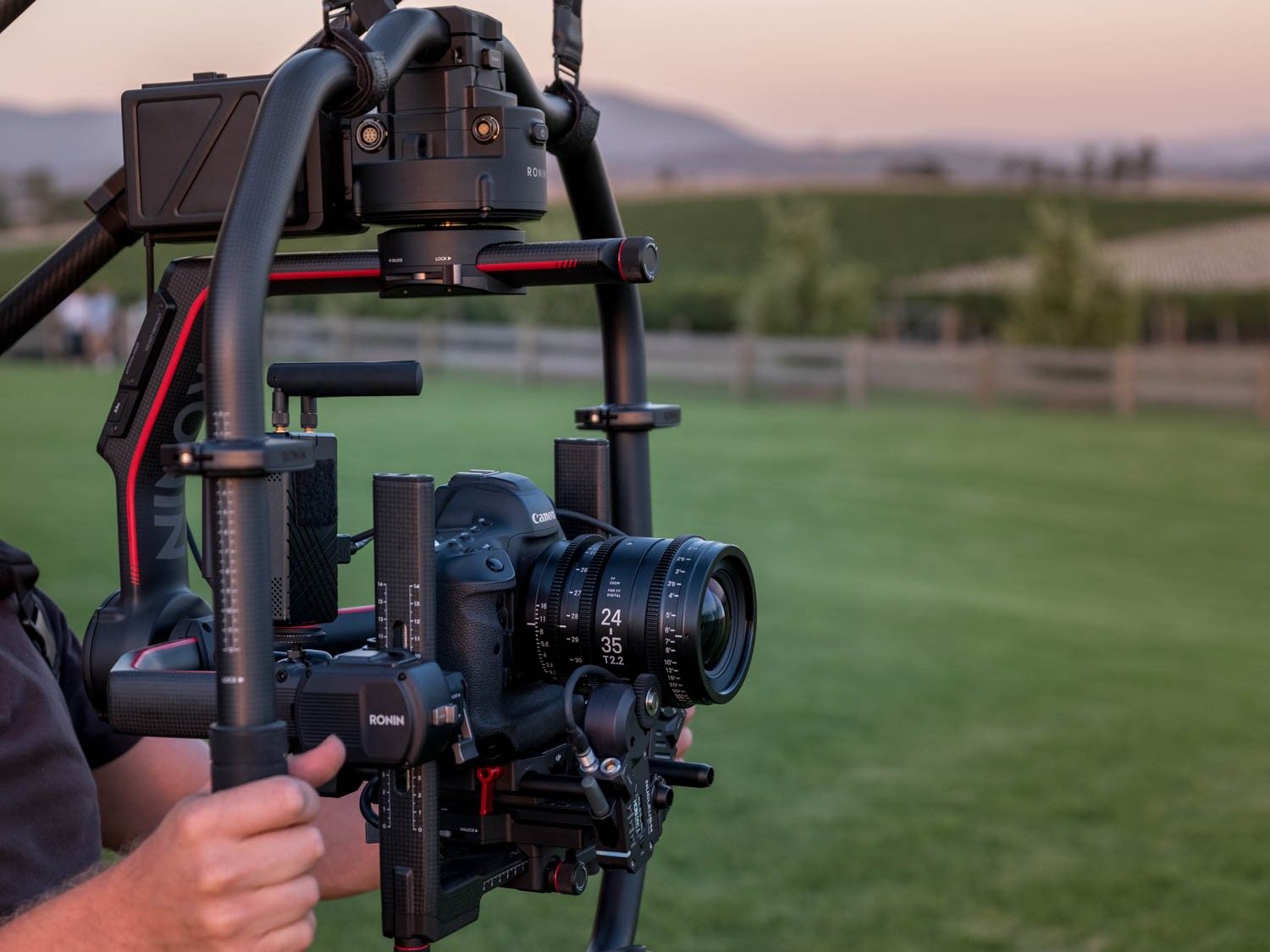 Sigma 24-35mm T2.2 Cine Lens for Canon EF Mount