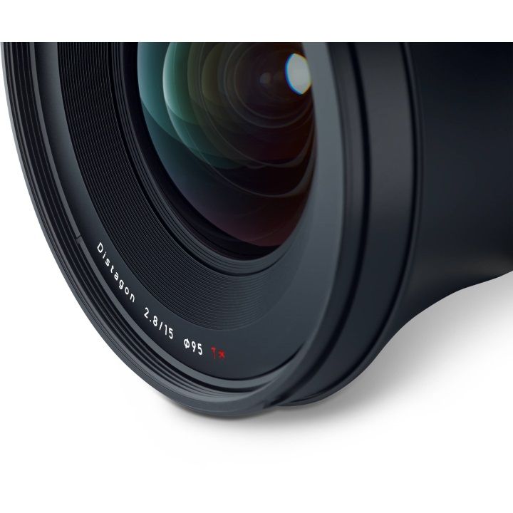 Zeiss Milvus 15mm f/2.8 ZE Lens for Canon