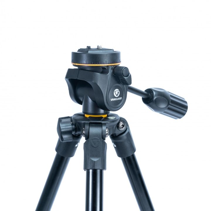 Vanguard Vesta 204AP Tripod with PH-23 Pan Head