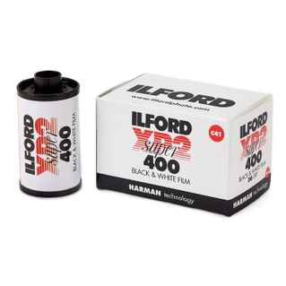 Ilford SPRITE 35-II Reusable Camera - Black & Teal + XP2 24 Film