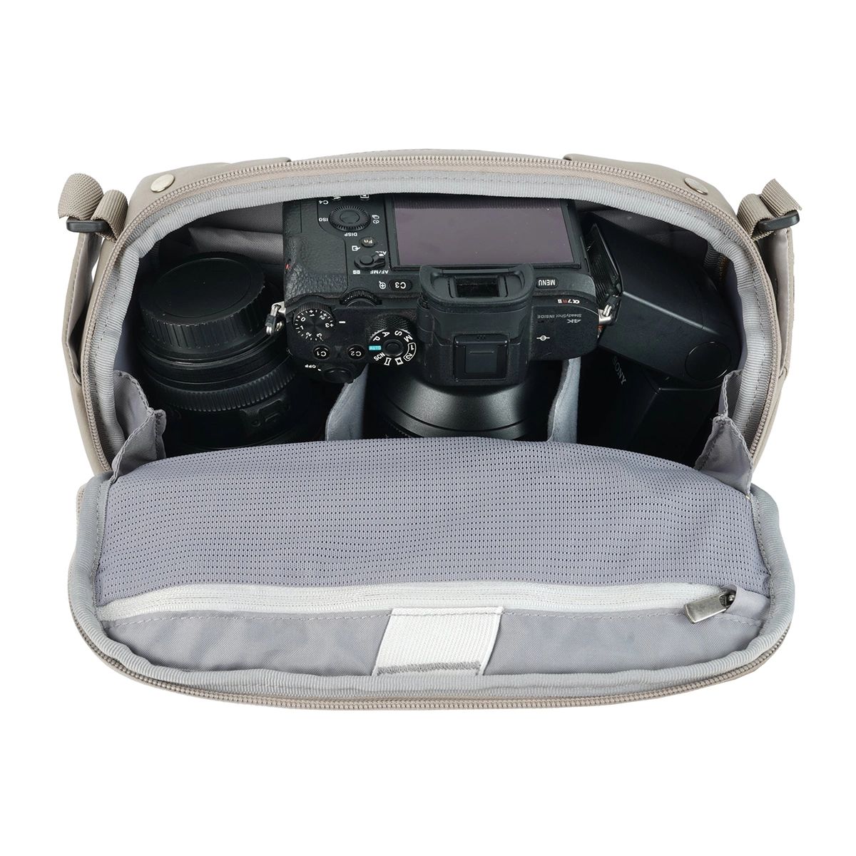 Vanguard VEO Metro S4L Shoulder Bag Cream