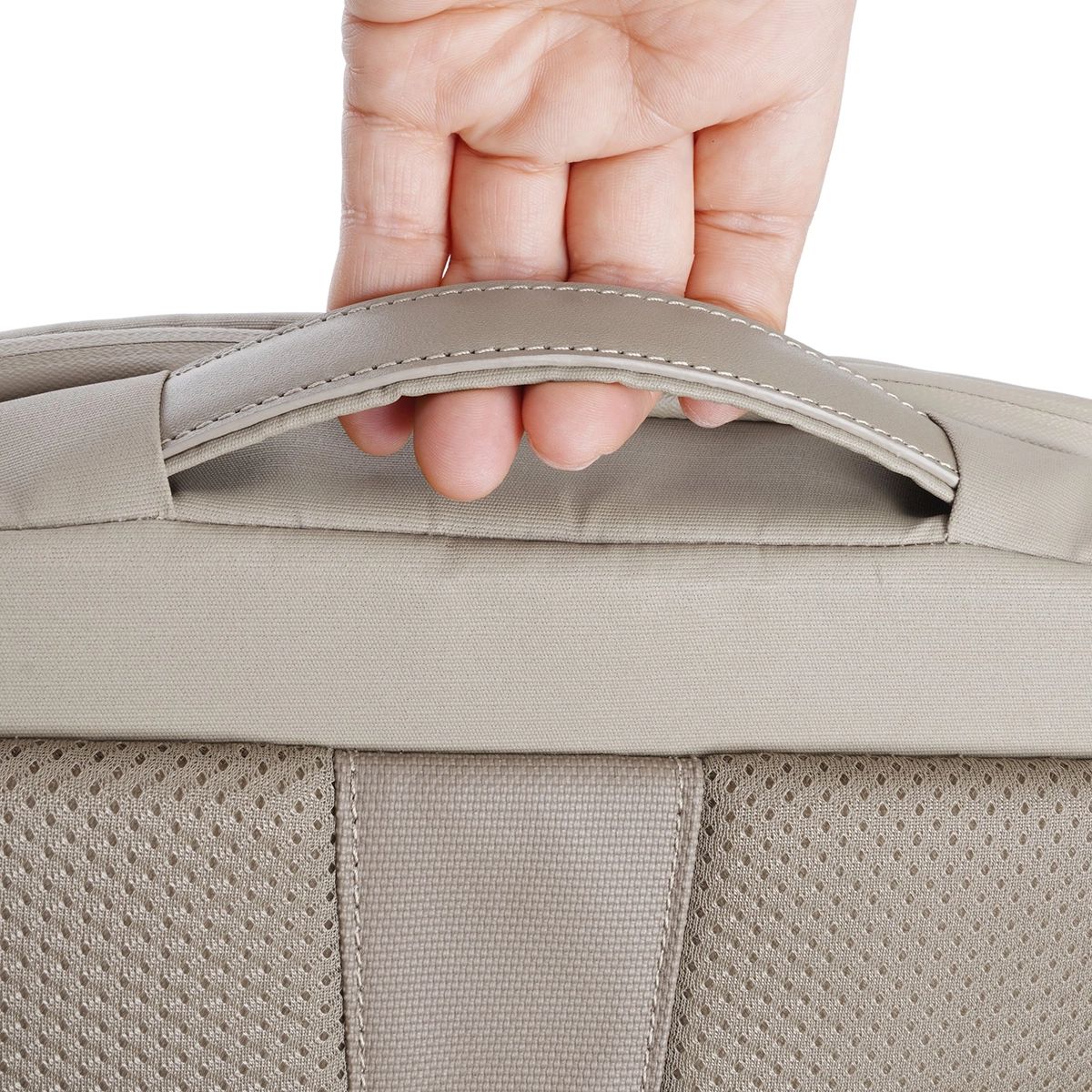 Vanguard VEO Metro S4L Shoulder Bag Cream