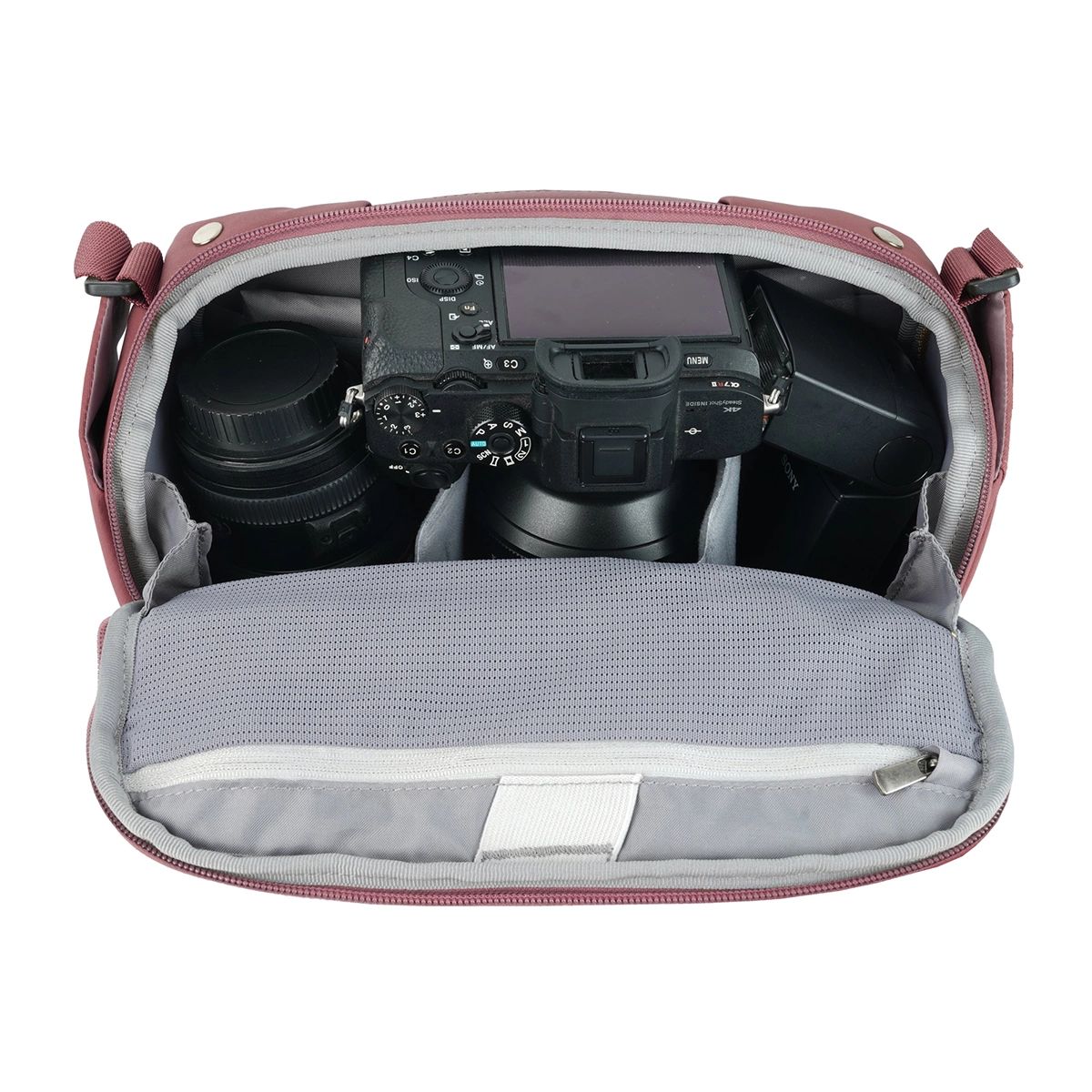 Vanguard VEO Metro S4L Shoulder Bag Magenta
