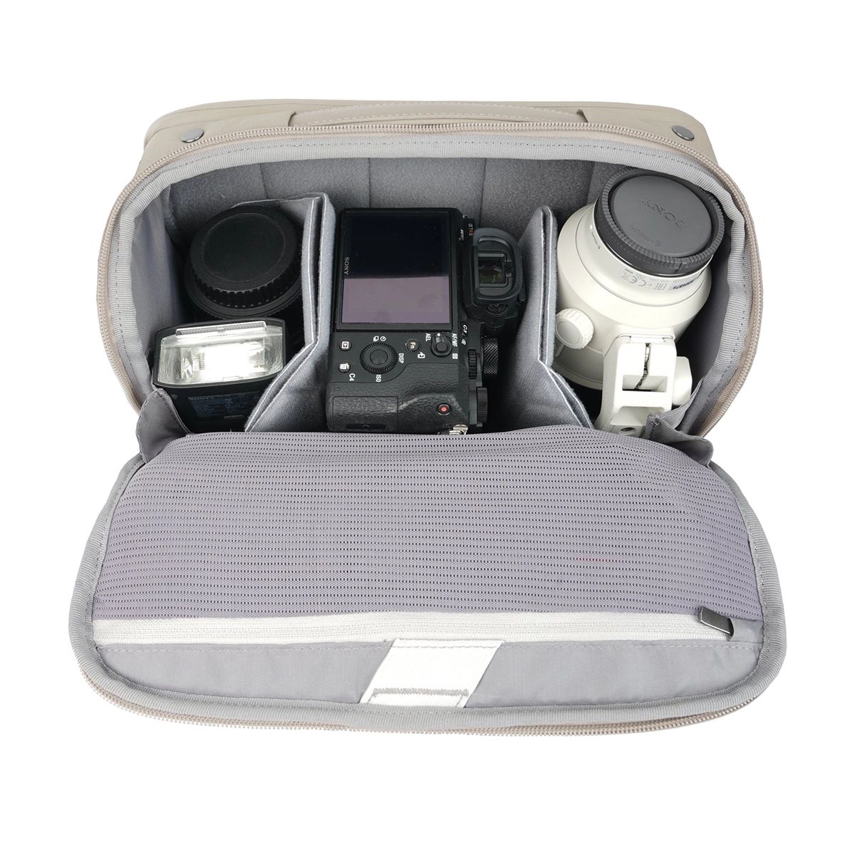 Vanguard VEO Metro S7L Shoulder Bag Cream