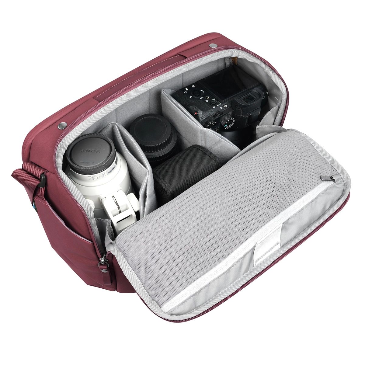 Vanguard VEO Metro S9L Shoulder Bag Magenta