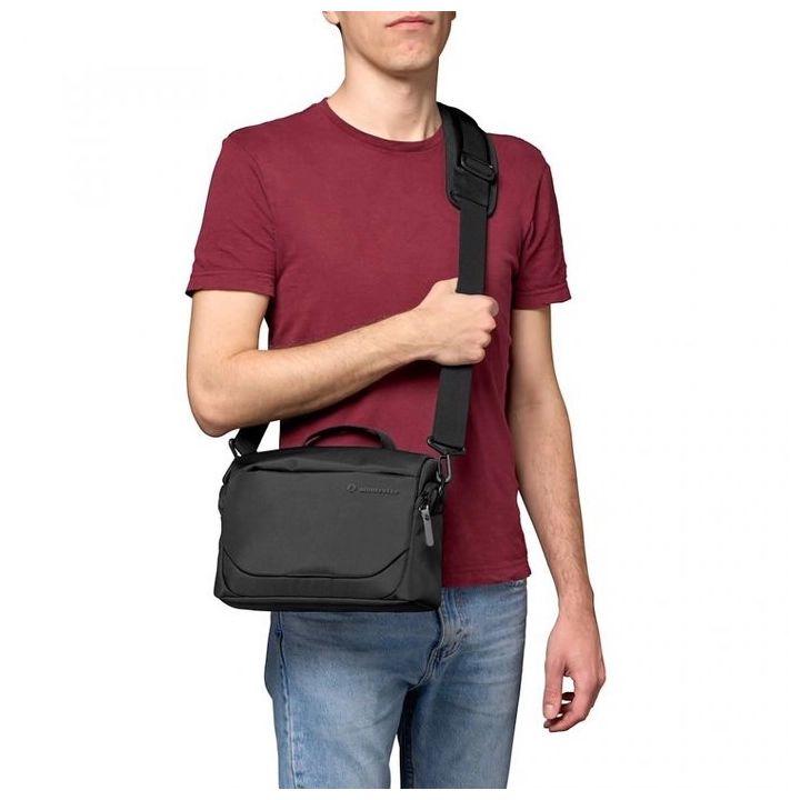Manfrotto Advanced Shoulder Bag M III for DSLR and Mirrorless Cameras