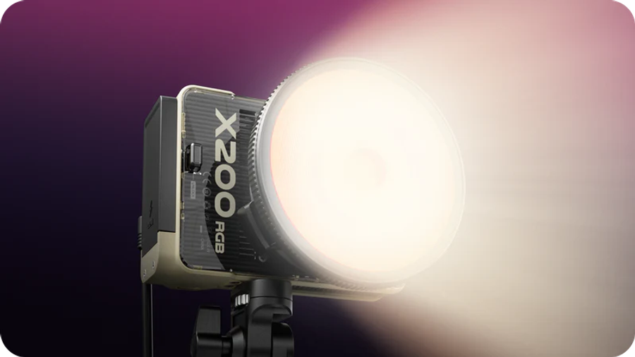 Zhiyun MOLUS X200RGB COB Light