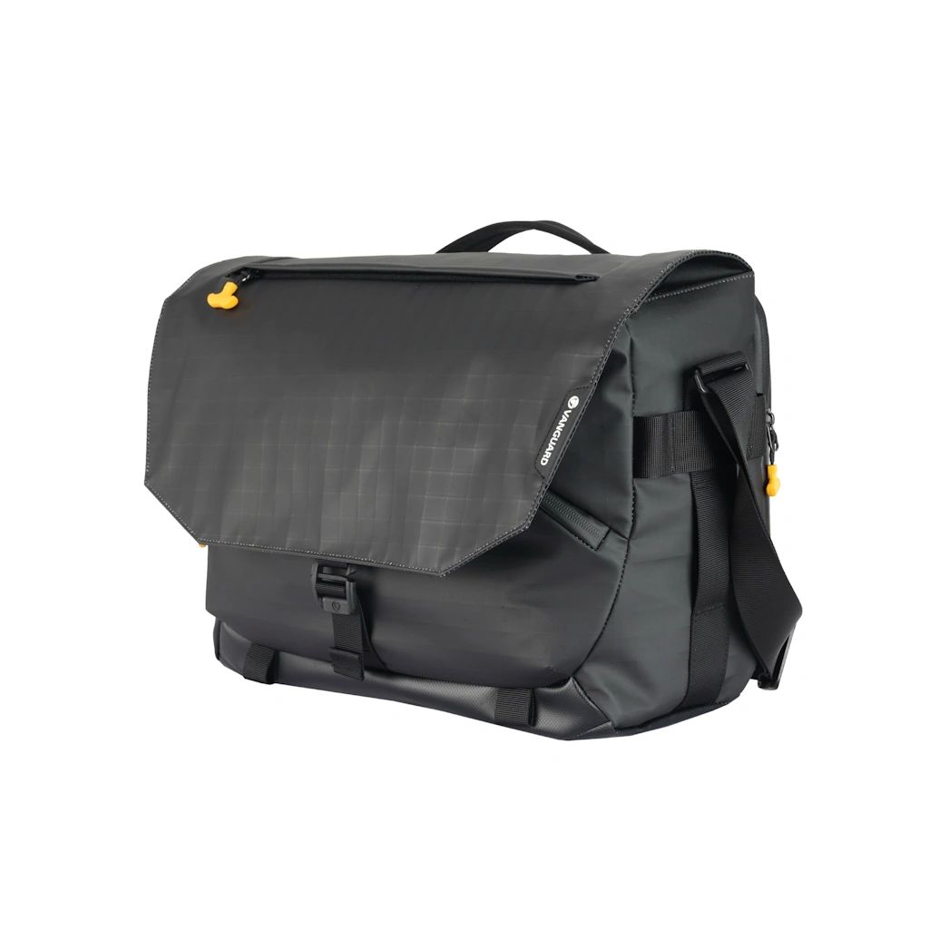Vanguard ALTA ADVENTURE Messenger Bag 16L - Black