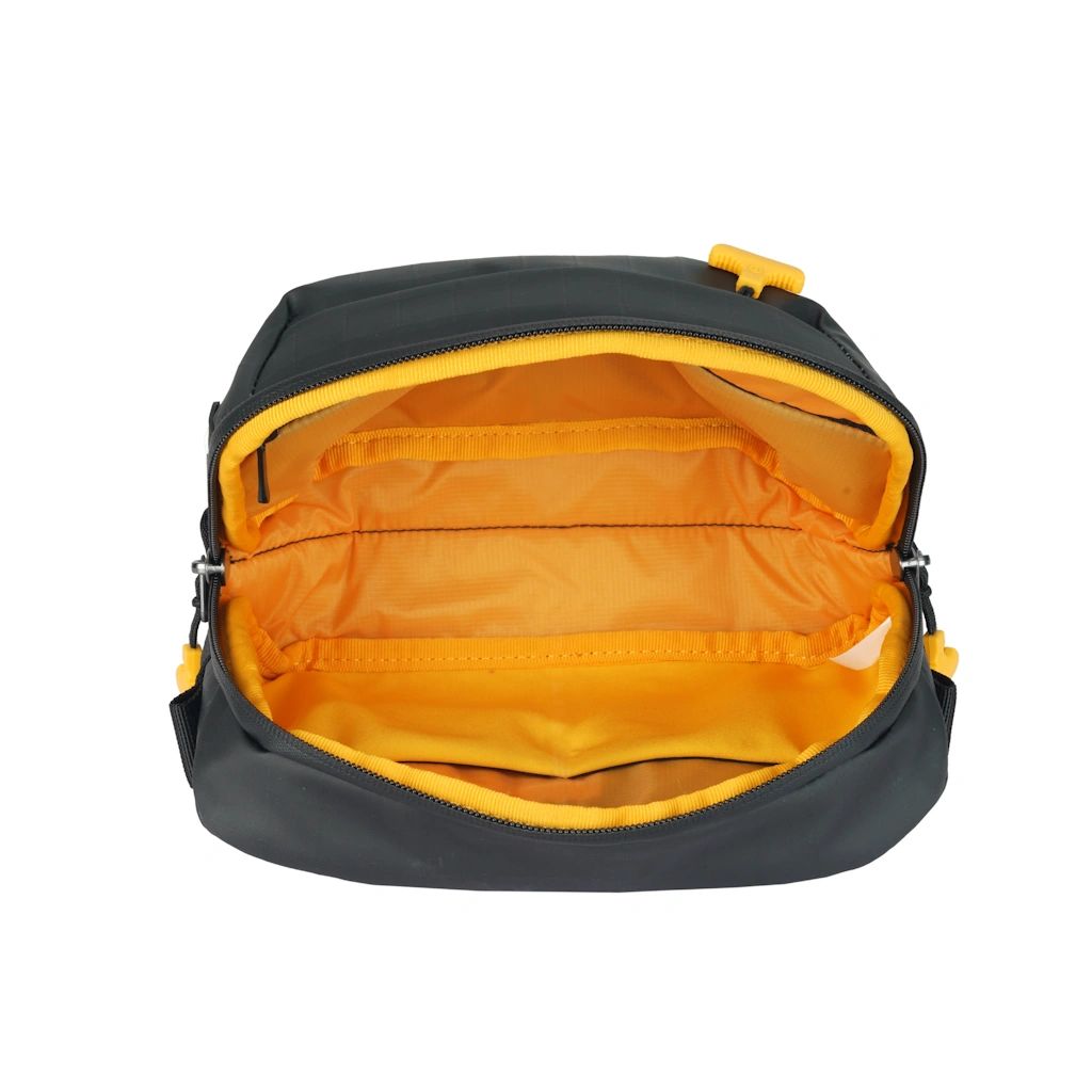 Vanguard ALTA ADVENTURE Sling Bag 2L - Black