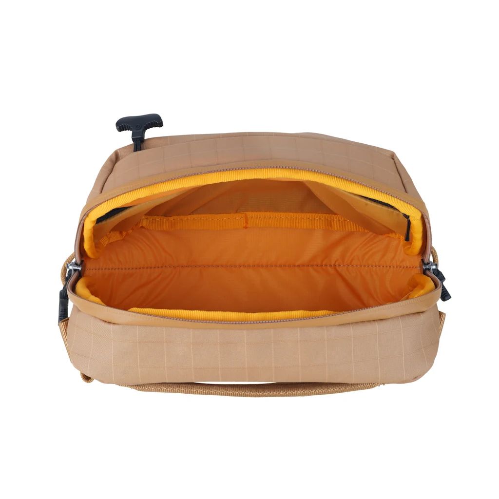 Vanguard ALTA ADVENTURE Sling Bag 2L - Ochre
