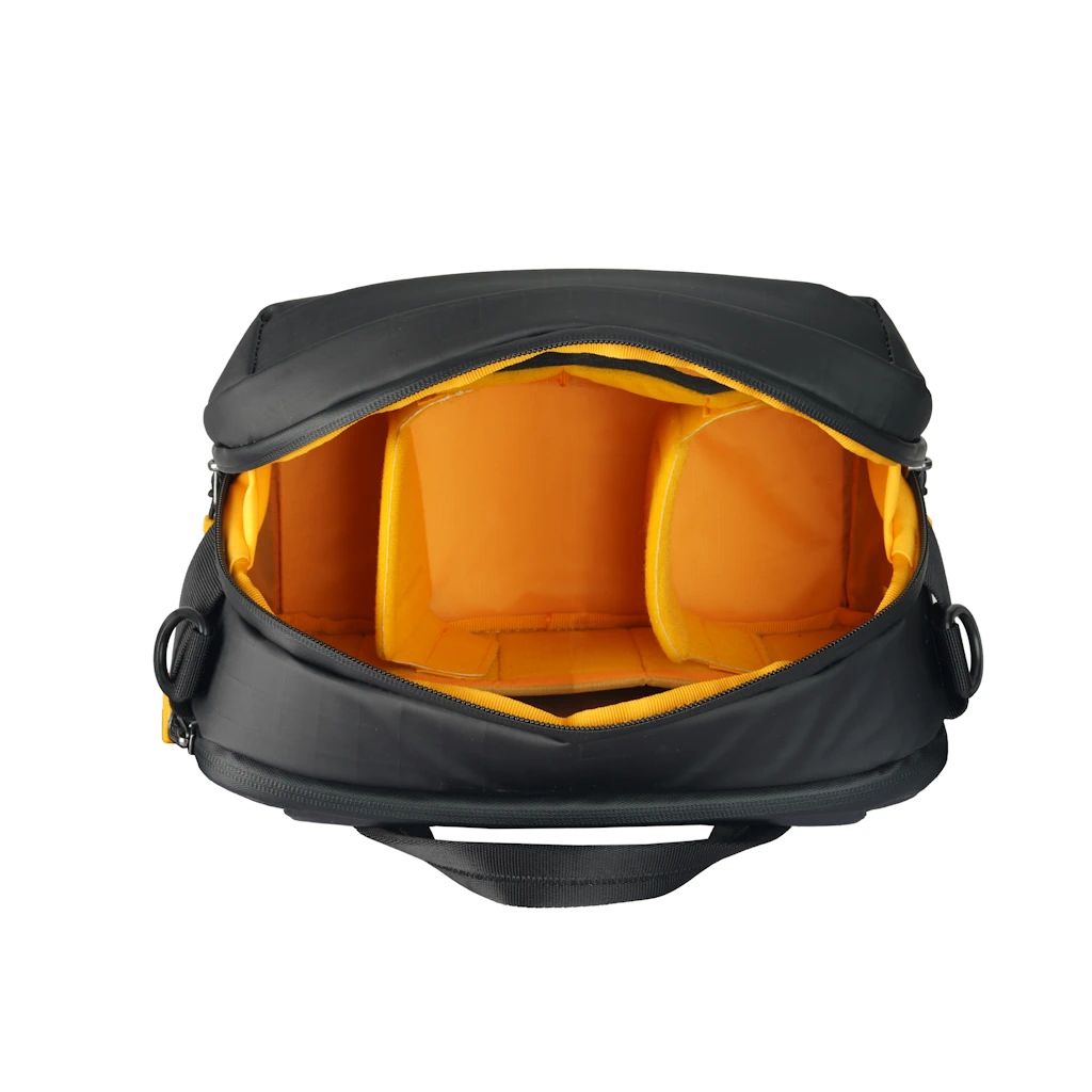 Vanguard ALTA ADVENTURE Sling Bag 4L - Black