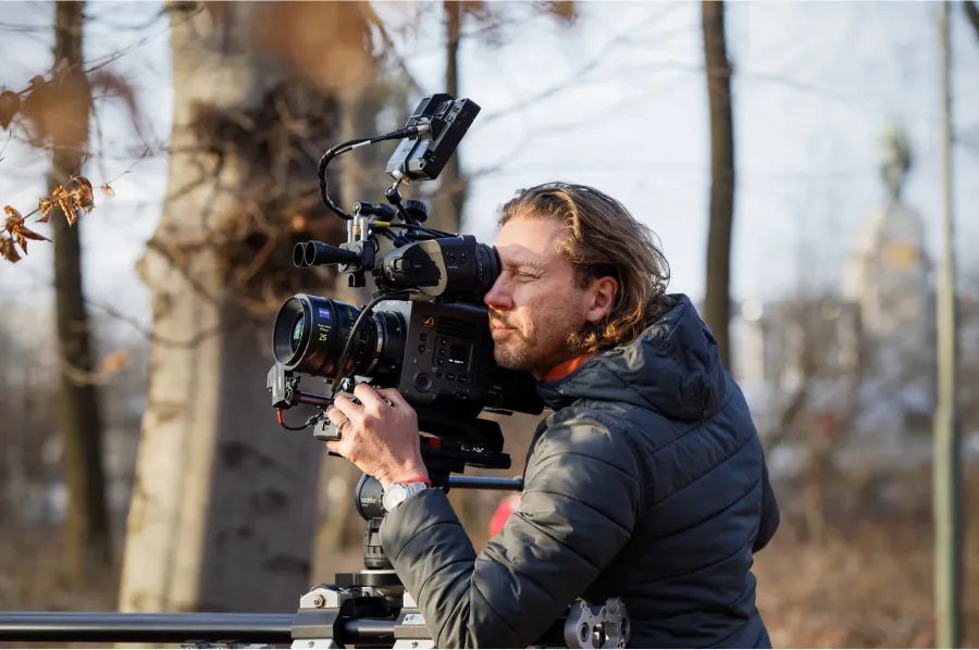 Zeiss Supreme Prime 50mm/T1.5 Feet Cine Lens for PL Mount